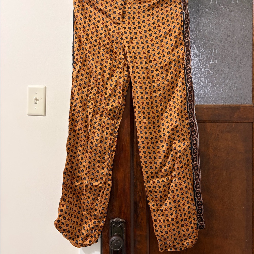 Sandro Paris Silk Printed Pants | TRR Certified Pre-Owned - Picture 4 of 4